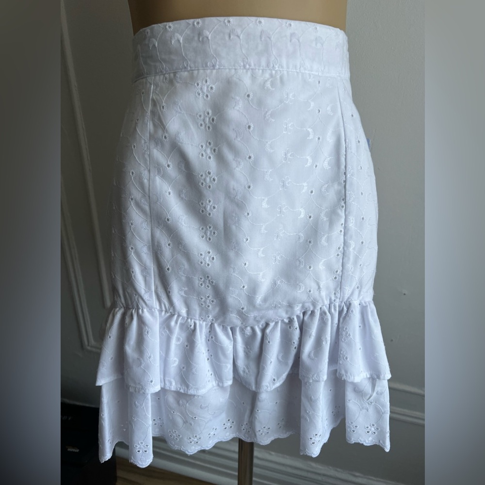 NWT, white cotton skirt, Size M, Madi in Italy